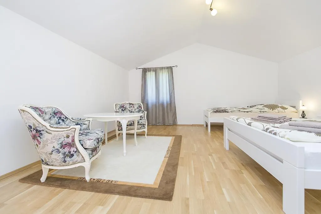 Haus In Istrien Direkt Am Meer Plomin 0*,