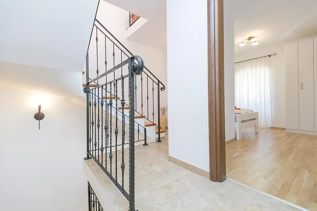 Haus In Istrien Direkt Am Meer Plomin Croatia